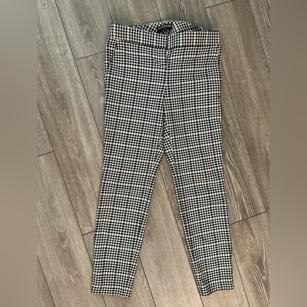 EXPRESS columnist Black and white formal pants for women size 00 pre-owned